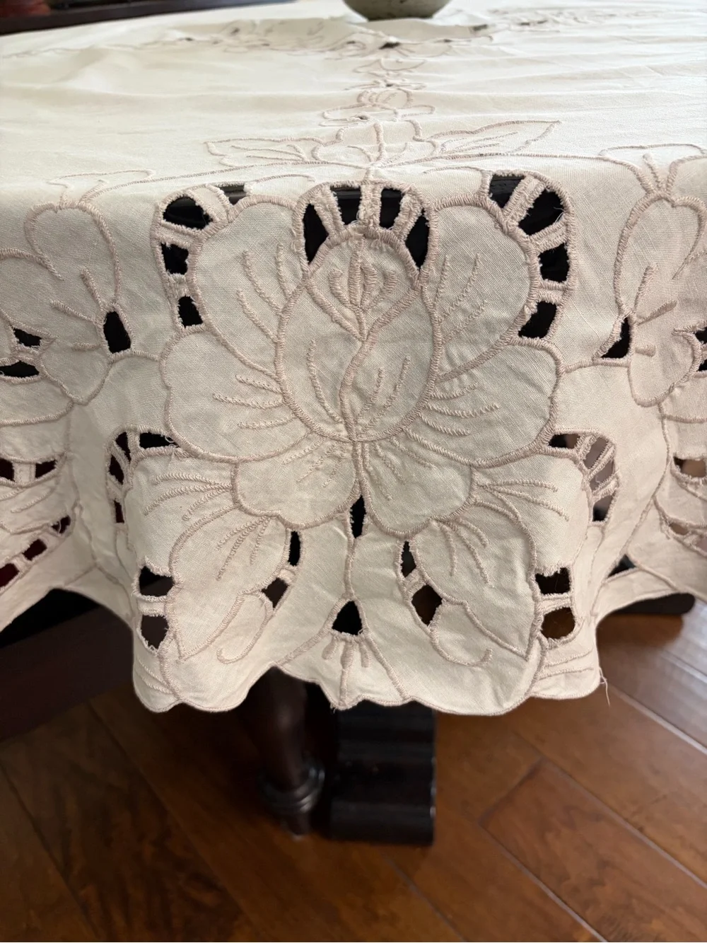 Elegant White Embroidered Round Tablecloth - Classic Home Dining